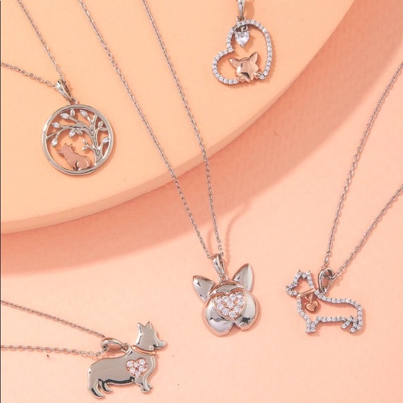 Charmed Aroma Corgi Necklace Candle - Picture 3 of 3